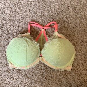 Victoria’s Secret Pink front close bra